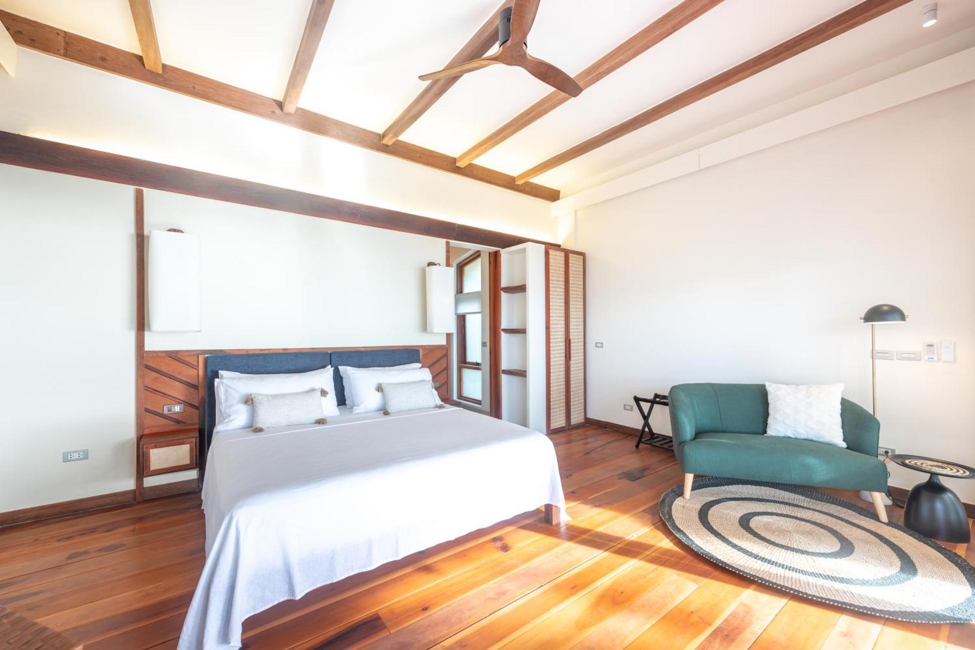 L'Osteria Luxe Beachfront B&B Хенераль-Луна Екстер'єр фото